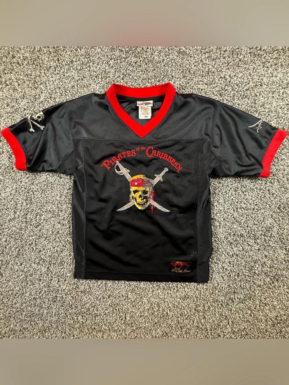 VTG WDW Kids Youth Medium 7/8 Pirates of the Caribbean Jersey Captain Jack 03